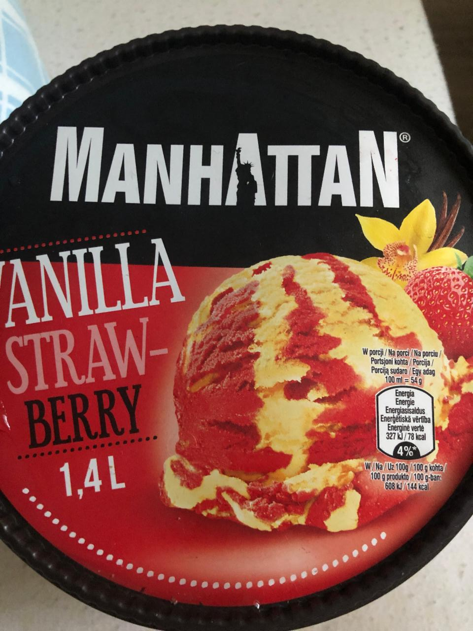 Фото - vanilla strawberry Manhattan