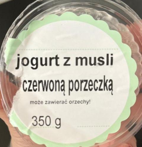 Фото - Jogurt z musli i czerwoną porzeczką Ślimak