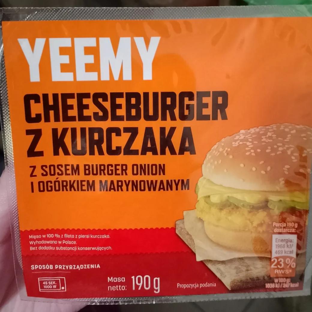 Фото - Cheesburger z kurczaka Yeemy Biedronka