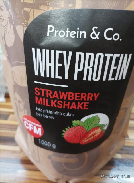 Фото - Whey protein strawberry milkshake CFM Protein & Co.