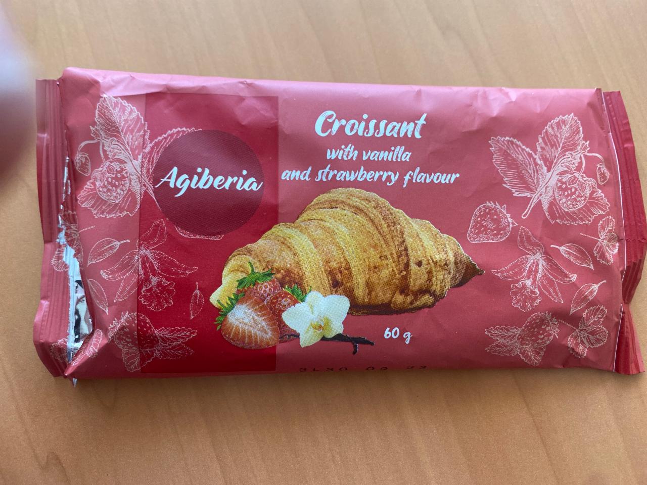 Фото - Croissant with vanilla and strawberry flavour Agiberia