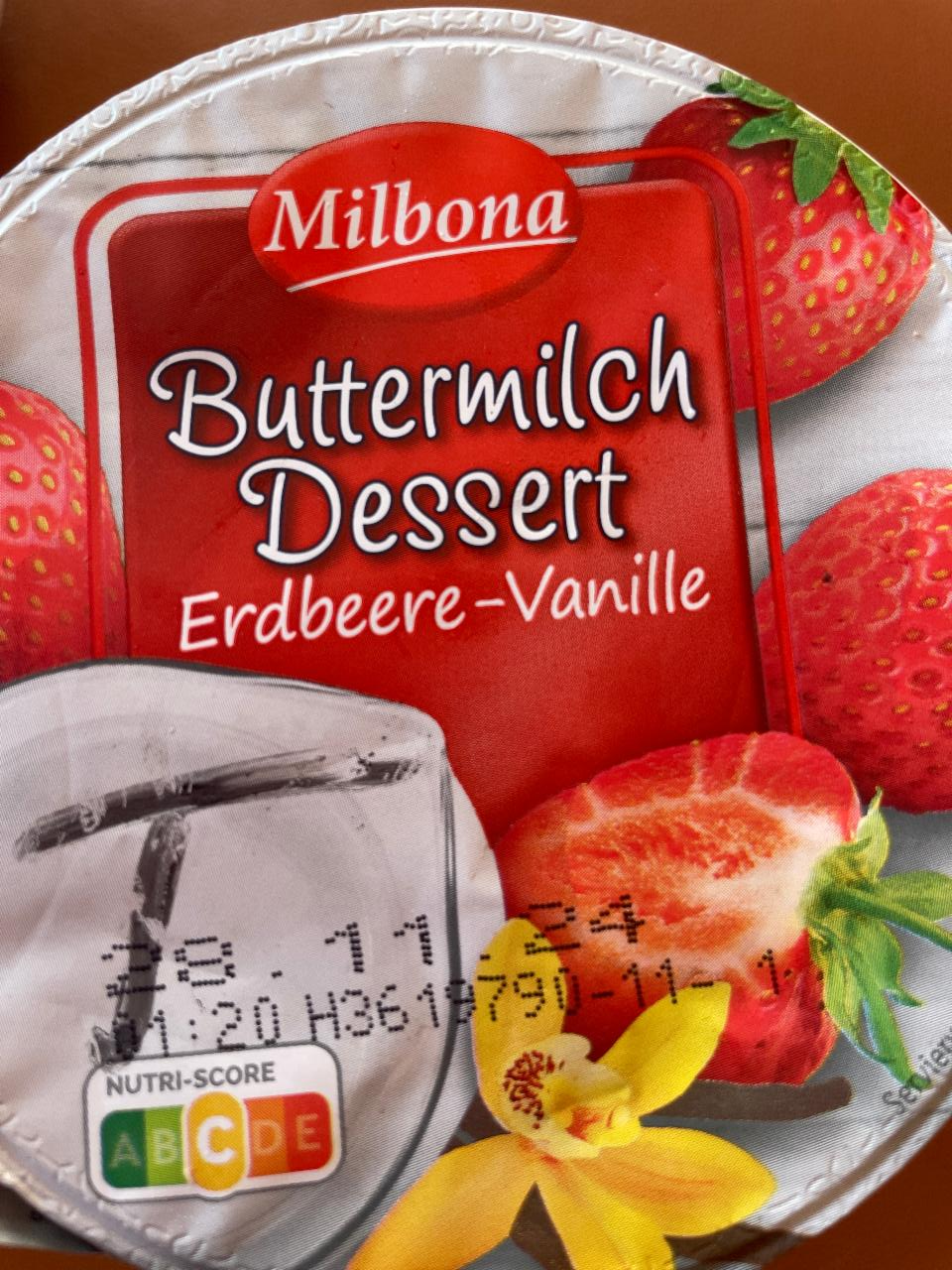 Фото - Buttermilch dessert erdbeere-vanille Milbona