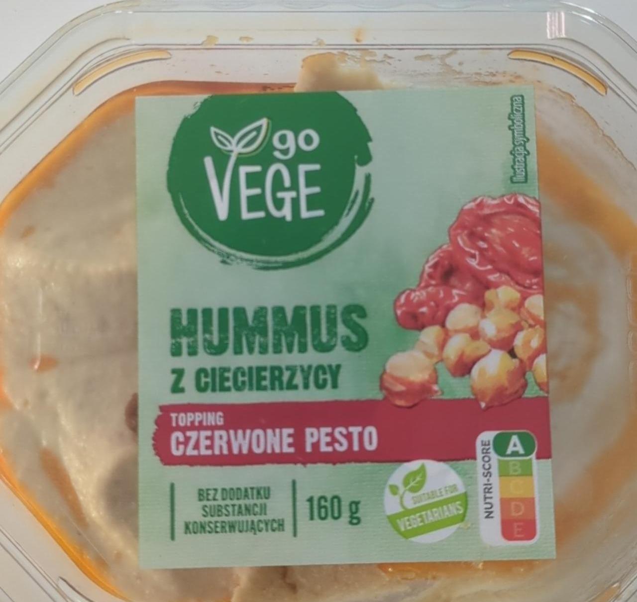 Фото - Hummus z toppingiem czerwone pesto Go Vege