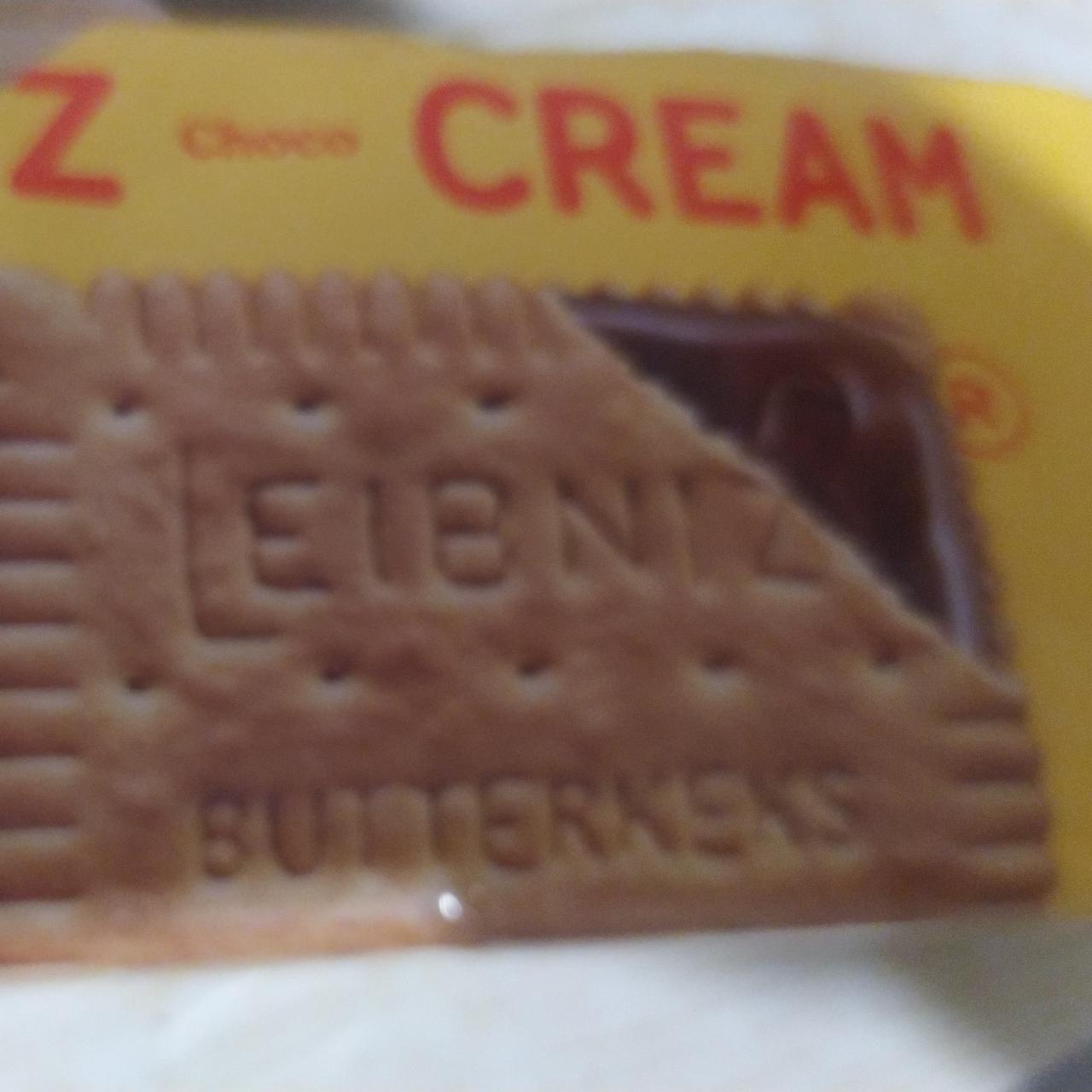 Фото - Biscuits with chocolate and nut cream Leibniz