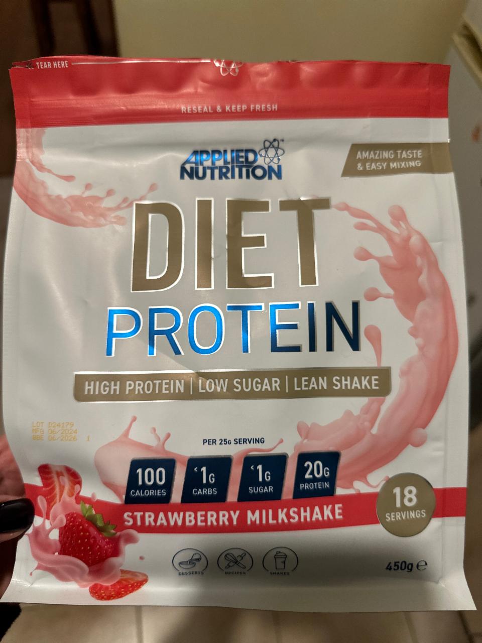 Фото - Applied Nutrition Diet protein Strawberry milkshake