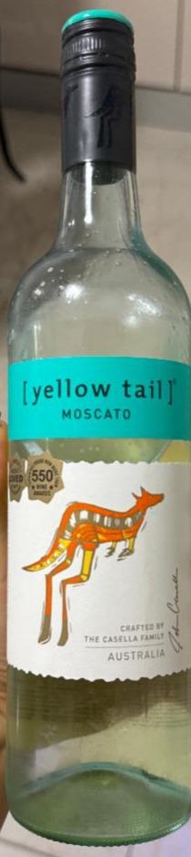 Фото - Вино белое полусладкое Moscato Yellow Tail