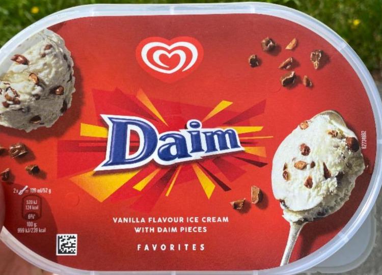 Фото - Ice cream vanilla flavour with daim pieces favorites Daim