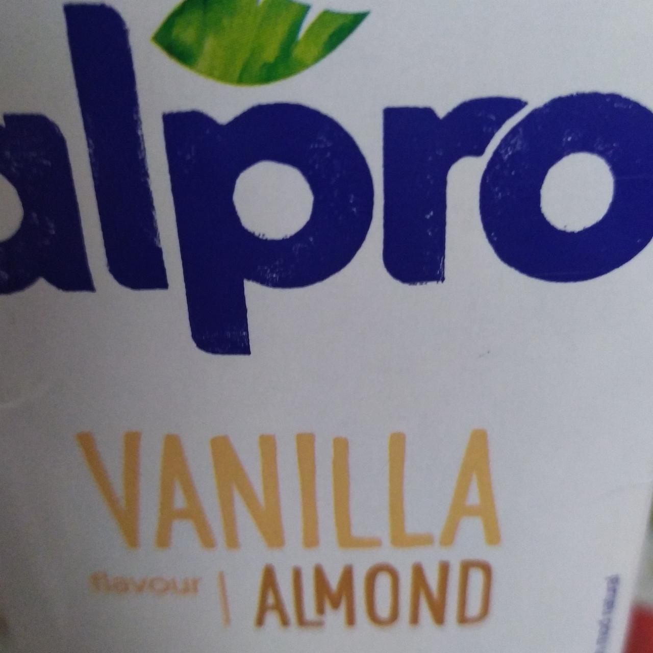 Фото - Молоко миндальное со вкусом ванили Vanilla Almond Alpro