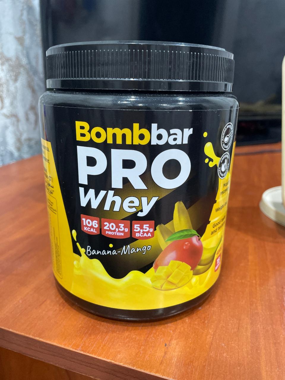 Фото - Коктейль белковый Whey Pro Банан-манго Bombbar