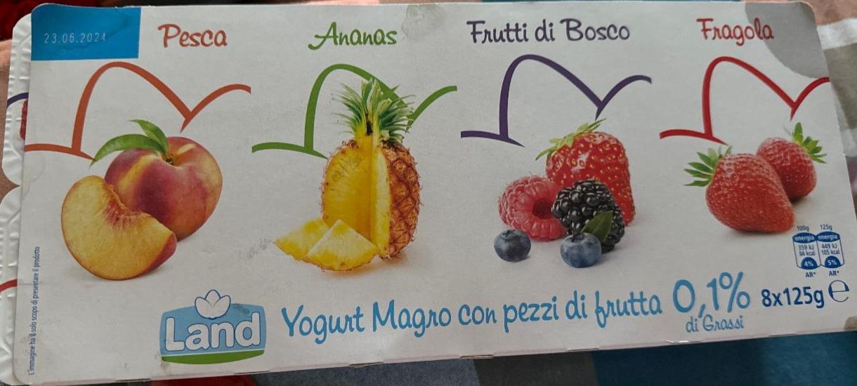 Фото - Yogurt magro con pezzi di frutta 0.1% Land