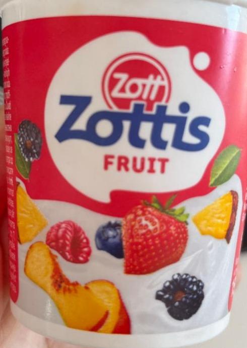 Фото - Йогурт 0.1% со вкусом малины персика клубники лесных ягод Fruit Zottis Zott