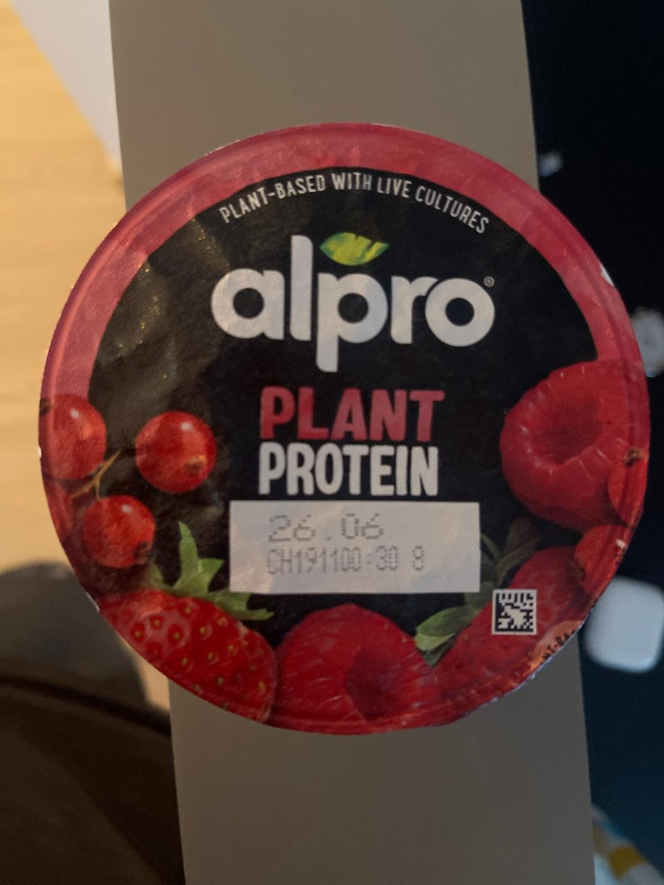 Фото - High Protein Red Berries Plant Protein Alpro